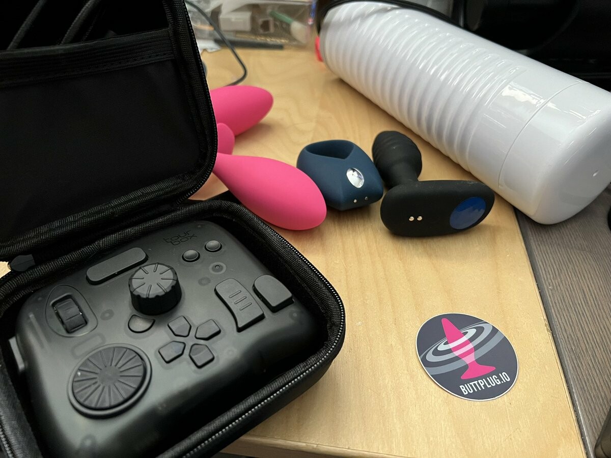twitter anal plug Silicone Noir Rocker Butt Plug main image 1
