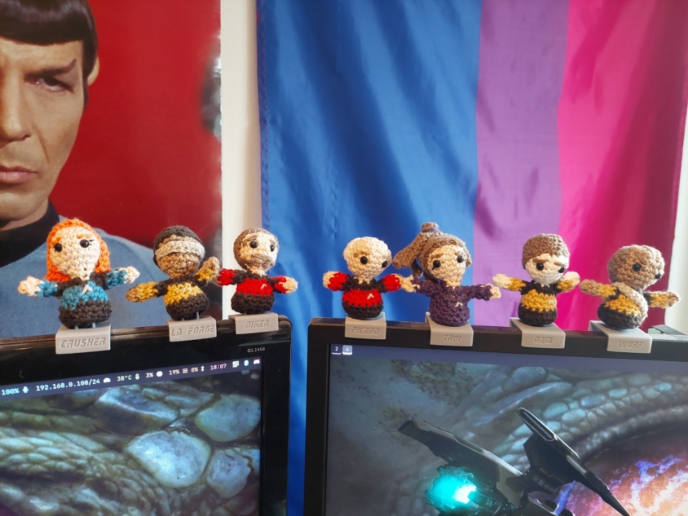 cosflo's profile header