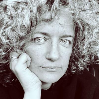 emilyhare.com's avatar