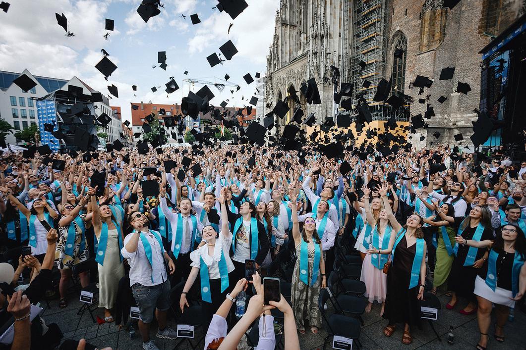 UniUlm's profile header