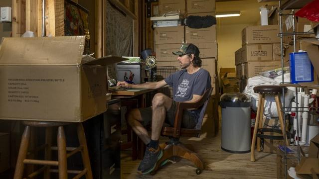 Small businesses expect recession with Trump tariffs: CNBC poll