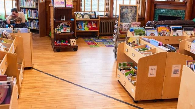 The library with one door in Canada and the other one (now closing) in the US | Culture