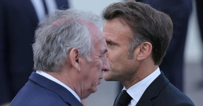 Entre Emmanuel Macron et François Bayrou, les relations se troublent