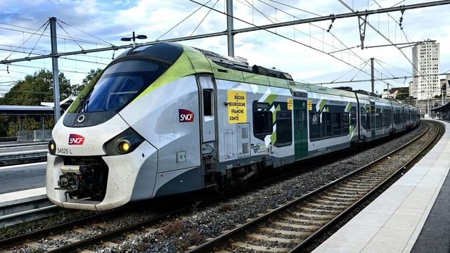 An SNCF train at a station. | Copyright Vlado Sestan
