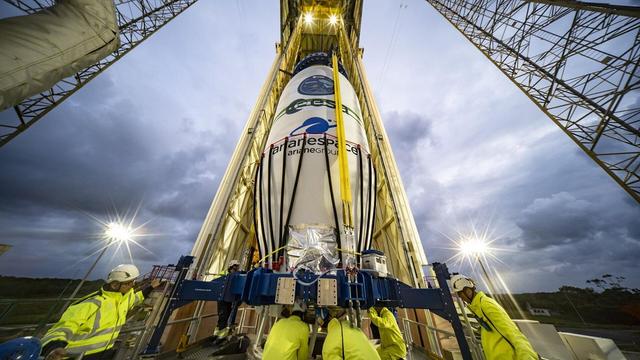 Biomass transfer and placement onto Vega-C | Copyright ESA - M. Pédoussaut/Zetapress