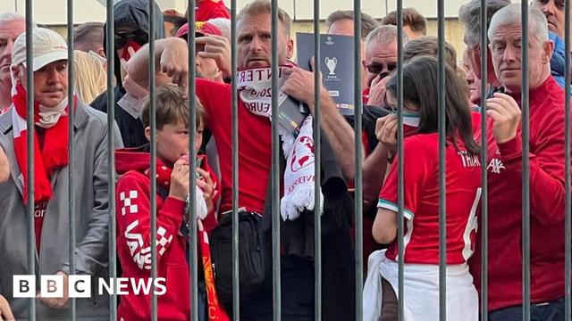 Liverpool fans locked out of the Stade de France