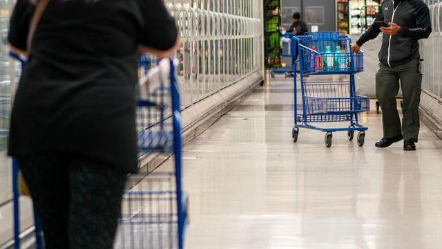 Fact check: Trump revives his false claim that Americans have to show ID to buy groceries - Fact check: Trump revives his false claim that Americans have to show ID to buy groceries