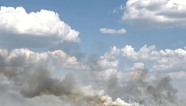 Verteidigungskräfte treffen Abschussrampe für S-400 „Triumph“ und zwei Radarsysteme auf der Krim - Verteidigungskräfte treffen Abschussrampe für S-400 „Triumph“ und zwei Radarsysteme auf der Krim