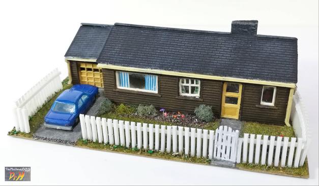Front view of the N-gauge bungalow.