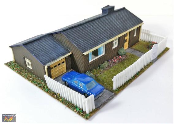 Front left of the N-gauge bungalow.