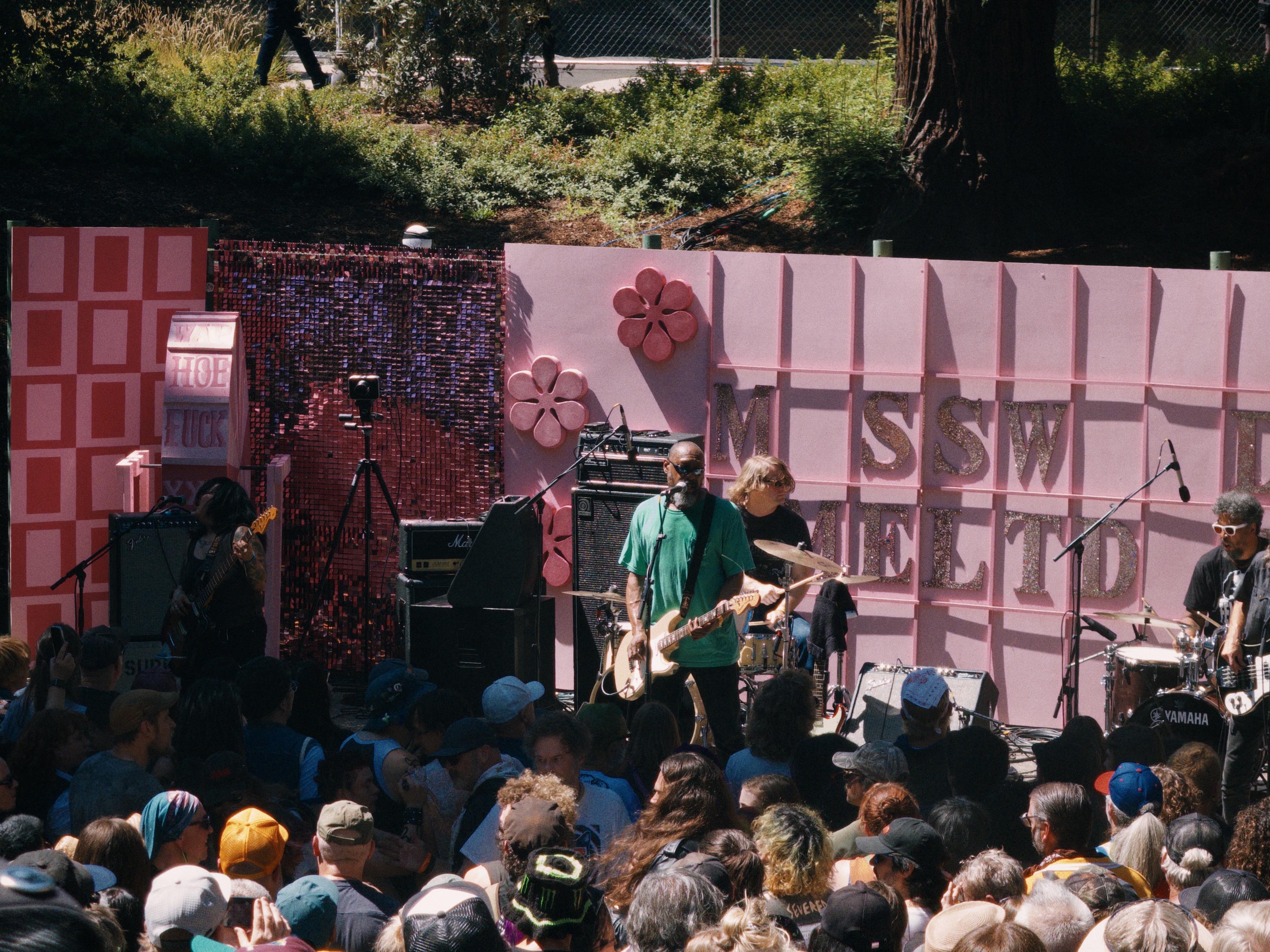 The Dirtbombs playing at the Mosswood Amphitheater