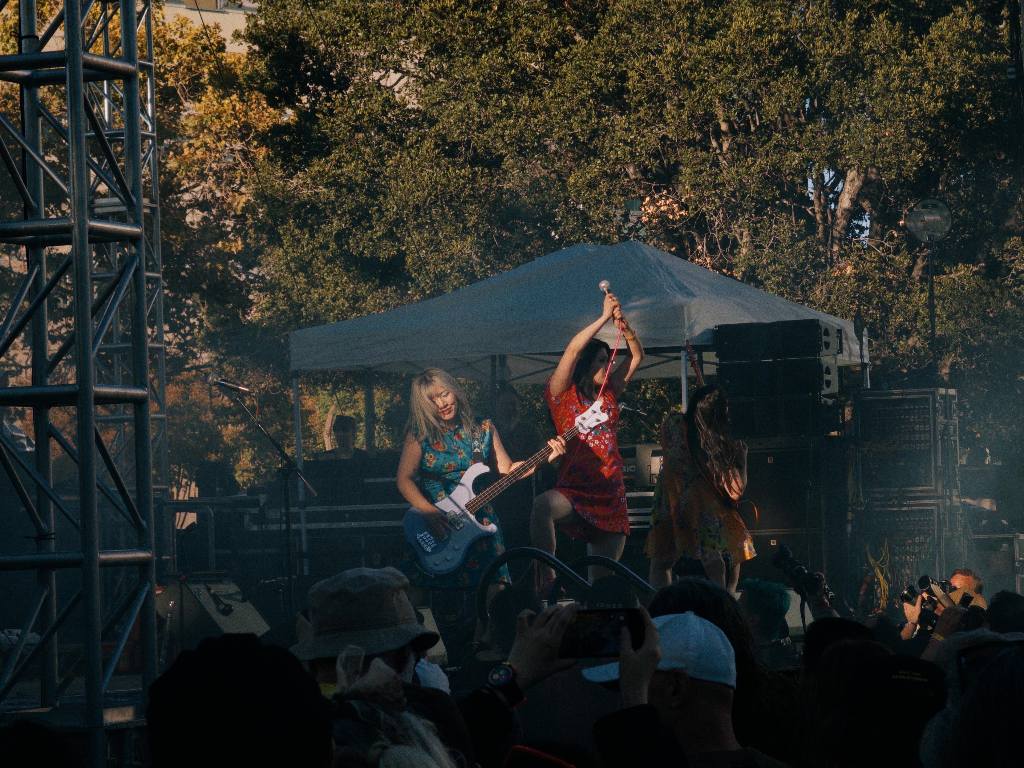 Otoboke Beaver on the Mosswood main stage