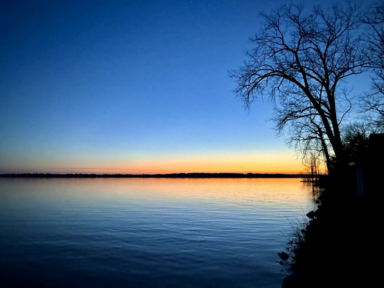 Sunset on the Ottawa river, April 17 2025