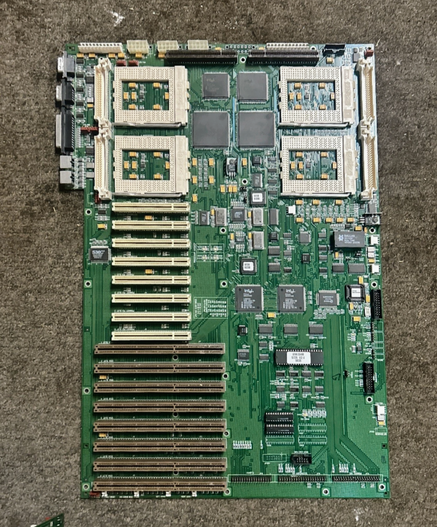 A quad Socket-8 motherboard, for Pentium Pro CPUs. OEM ALR Inc. PRO-RACK EISA.