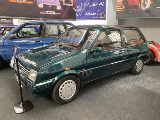 Green metallic MG Metro, side view