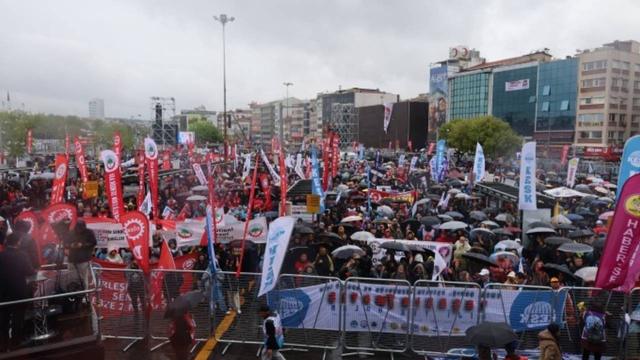 Kadıköy'de 1 Mayıs | Binler birlikte mücadele vurgusu yaptı