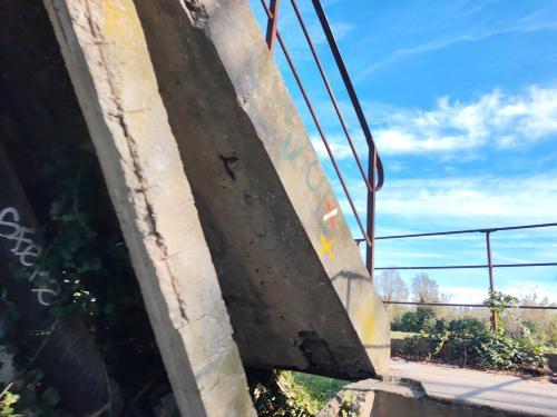 An image uploaded to the osm-fr Panoramax instance by Đuro Jiří, licensed under CC-BY-SA-4.0.
This picture was taken in Saint-Gilles, France. According to OpenStreetMap, the following things are in a 25.0 meter radius of where the picture was taken: 
* Items tagged as 'natural': water
