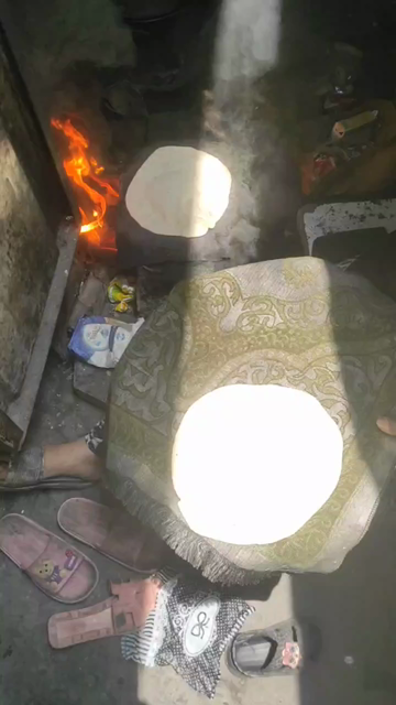 😭 I BEG YOU — PLEASE HELP US
We still need food, and we still have no cooking gas.
My wife is seven months pregnant, and we are struggling to provide even the most basic necessities for our family in Gaza.
Even a small donation can help us buy food, gas, and essentials for the baby.
If you cannot donate, please boost/share this post. 🙏🇵🇸