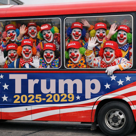 AI-genereret billede af en bus fyldt med klovne med røde maga-kasketter og med teksten "Trump 2025-2029" skrevet på siden af bussen.