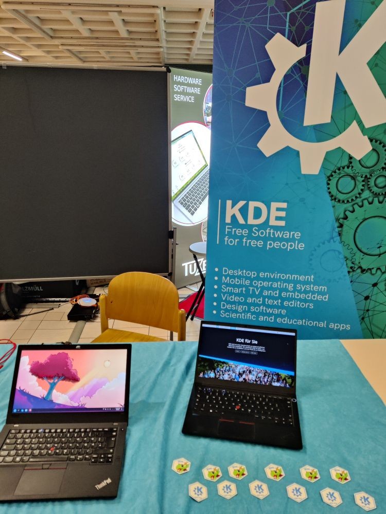 KDE is in Dornbirn today! Meet up with us at our booth at the 2024 edition of Linux Day - Austria 🇦🇹!