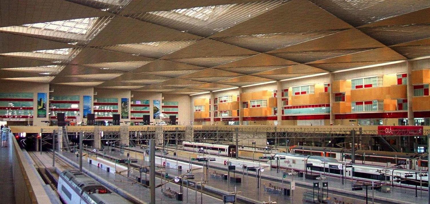 https://commons.wikimedia.org/wiki/File:Estaci%C3%B3n_de_FF.CC._de_Delicias,_Zaragoza,_Espa%C3%B1a,_2013-12-29,_DD_03.JPG