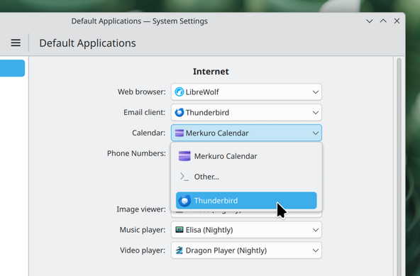 A screenshot of Settings showing how you can choose your favorite calendar from an easy to navigate drop down.
