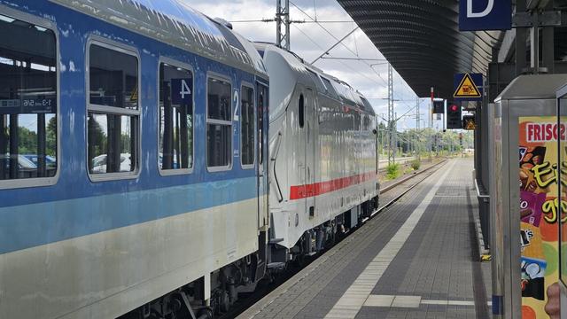 Seitenansicht der Lok