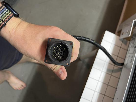 Der Anschlussstecker