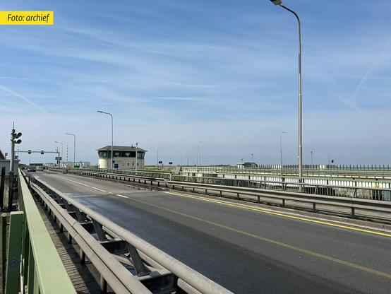 Archieffoto Brug over de Lorentzsluis