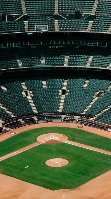 A shot of the Oracle Park infield in vertical