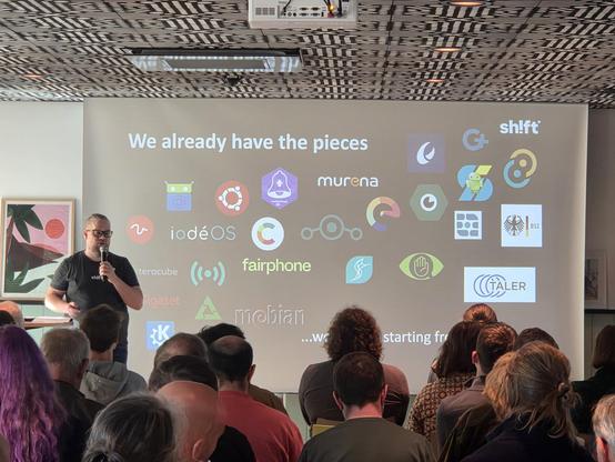 Several apps in the mobile open sourc ecosystem on the slides
