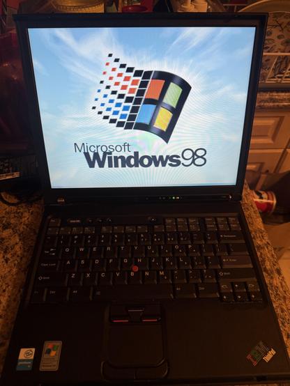 An IBM Thinkpad T42 booting Windows 98