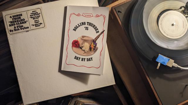 4 songs from Renaldo and Clara 12-inch & Rolling Thunder Day By Day book