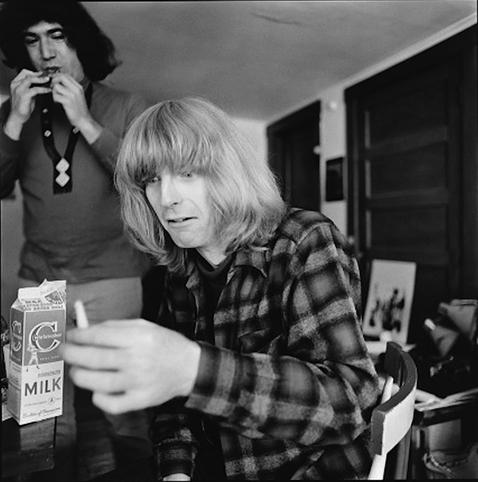 Phil Lesh examines smokeable object