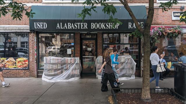 exterior of Alabaster Bookshop