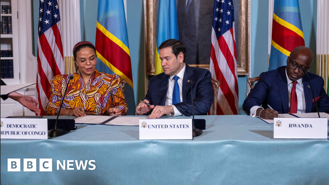 From left to right: DR Congo's Foreign Minister Therese Kayikwamba Wagner, US Secretary of State Marco Rubio and Rwandan Foreign Minister Olivier Nduhungirehe sign an agreement in Washington. Photo: 25 April 2025