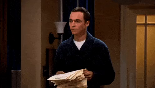 Zu sehen ist eine Kurzanimation aus der Serie Big Bang Theorie, in der Sheldon einen Stapel Papier in die Luft wirft.
