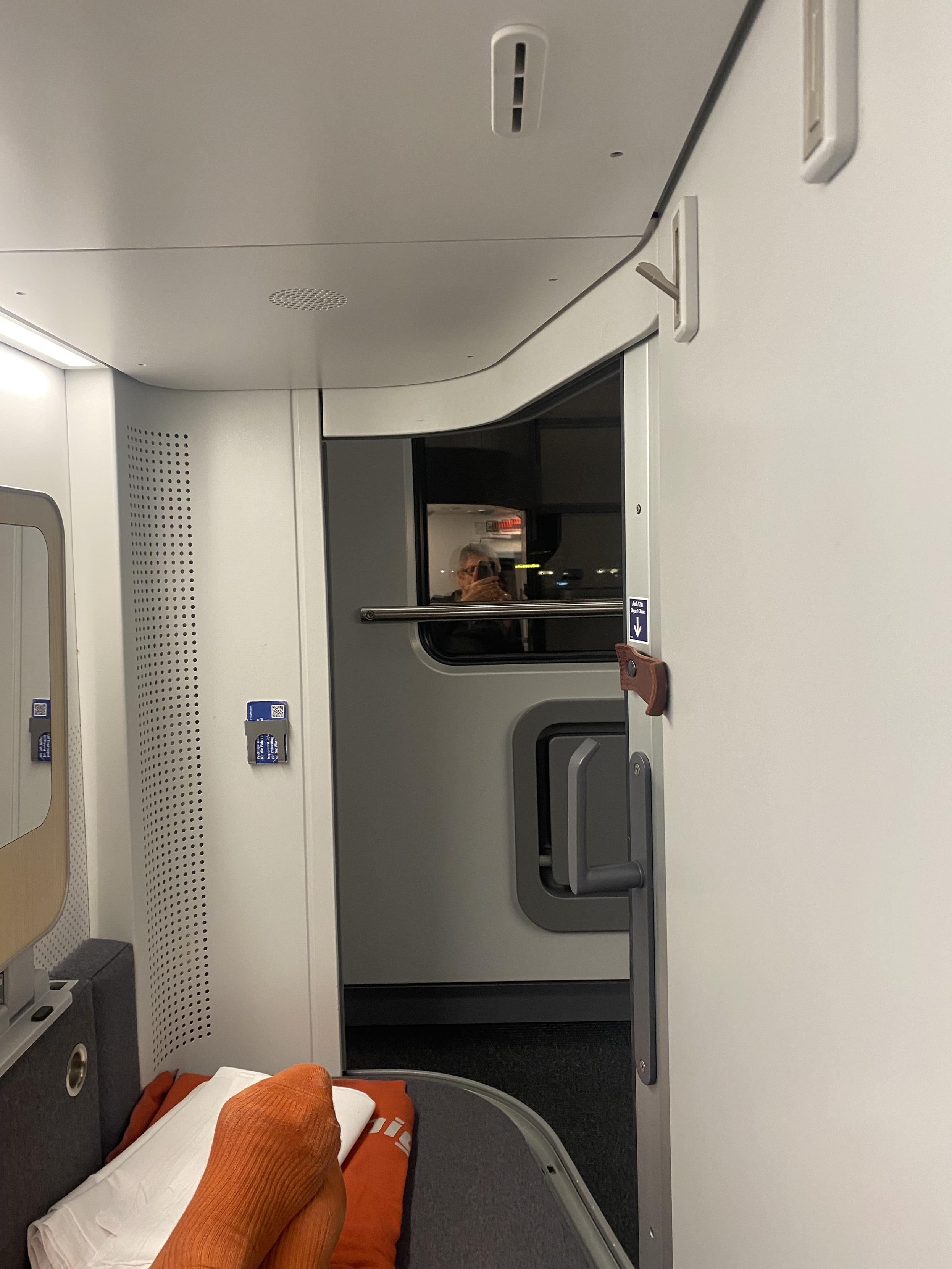 Off we go. Nightjet from Bologna to Munich, so two border crossings, for which I sincerely hope they donāt wake me. T...