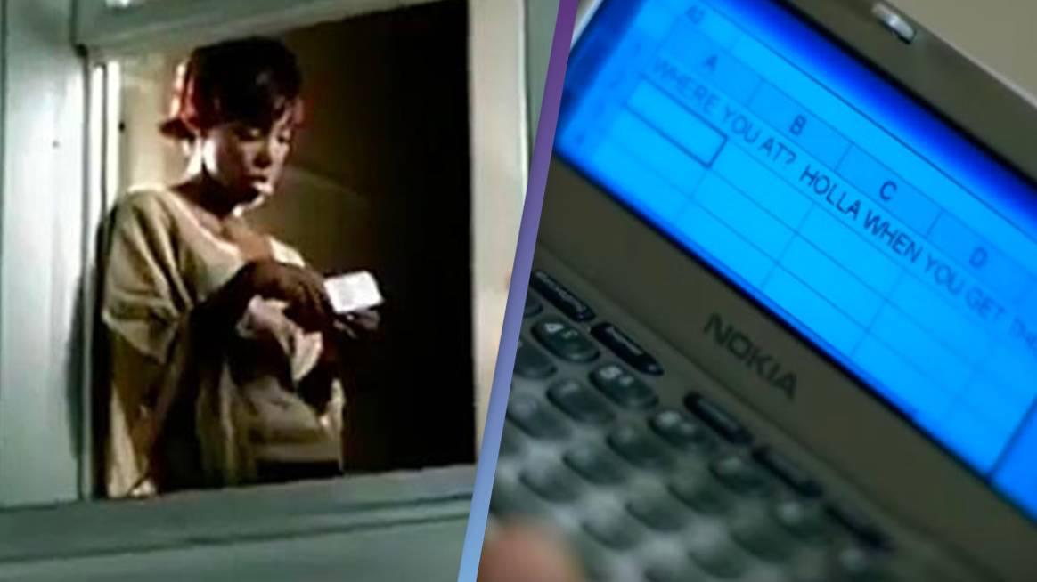 Kelly Rowland texts someone using Excel on a Nokia flip phone