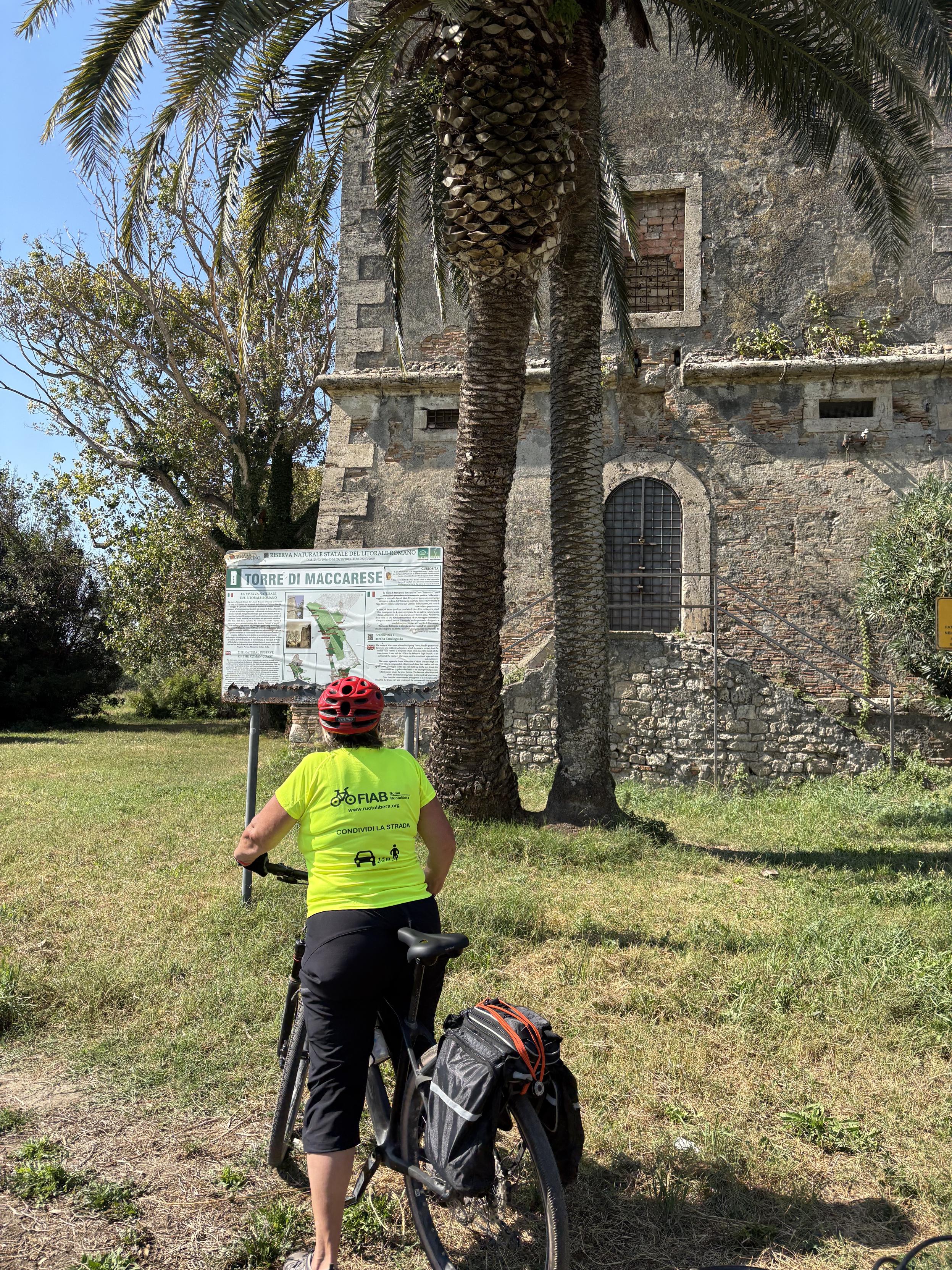 Excellent ride today with FIAB Roma Ruotalibera (who aren’t here but should be). Smallish group, perfect weather, jus...