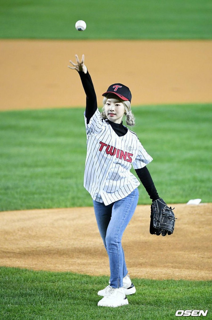 Twice Twice ダヒョン 2年3か月ぶりに 始球 成功 韓国プロ野球 17年の7月の始球 コリアドン