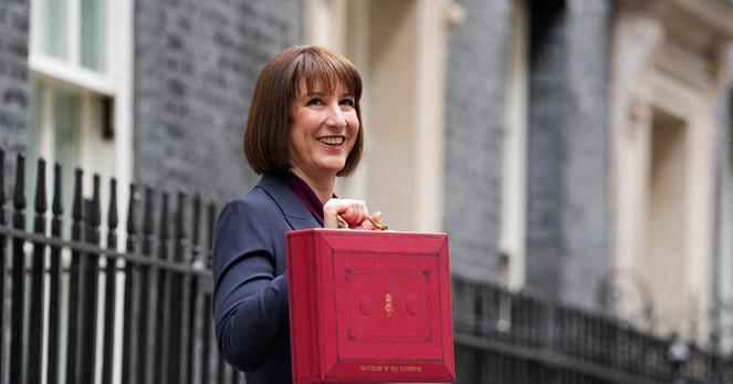 Britain eyes pension 'megafunds' to super-charge economy
