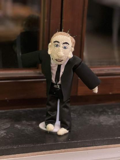 Putin als Voodoo Strickpuppe