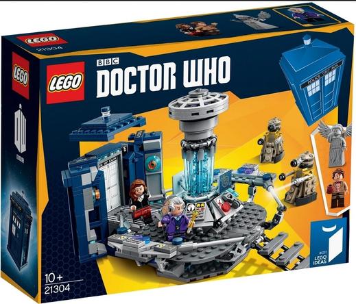 Lego Ideas 21304 Tardis set, featuring the 11th/12th Doctor's Tardis and minifigures of the 12th Doctor post-regeneration (in 11's purple outfit) with his sonic screwdriver, Clara Oswald, two bronze Daleks, a Weeping Angel and the 11th Doctor (in his classic tweed jacket).
