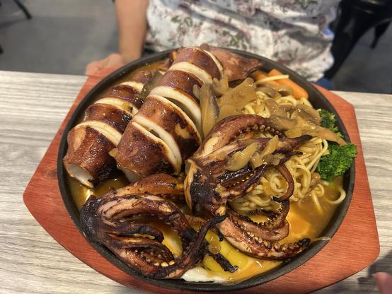 Squid plate, with mushroom sauce