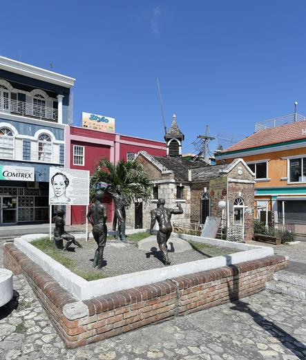 Sam Sharpe Memorial, Montego Bay. By Martin Falbisoner - Own work, CC BY-SA 4.0, https://commons.wikimedia.org/w/index.php?curid=47891760