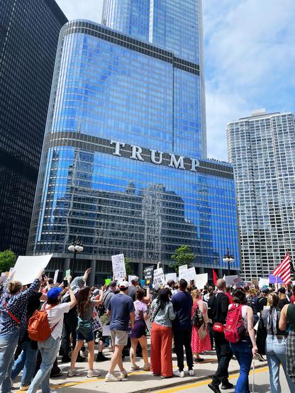 iPhone 12 Pro photo by Jenny Lam at the No Kings Rally and March in Chicago
