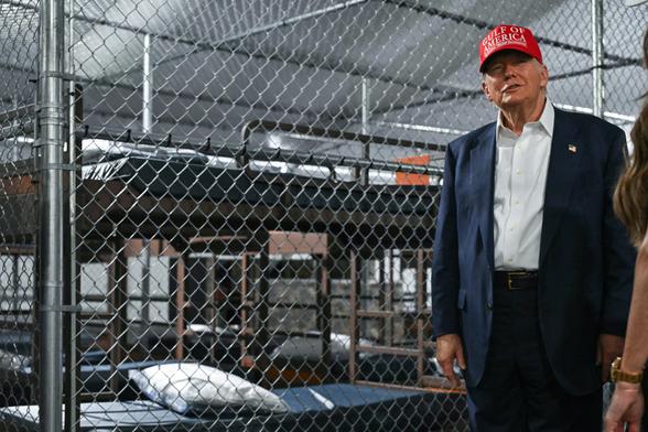 Donald Trump tours  "Alligator Alcatraz"