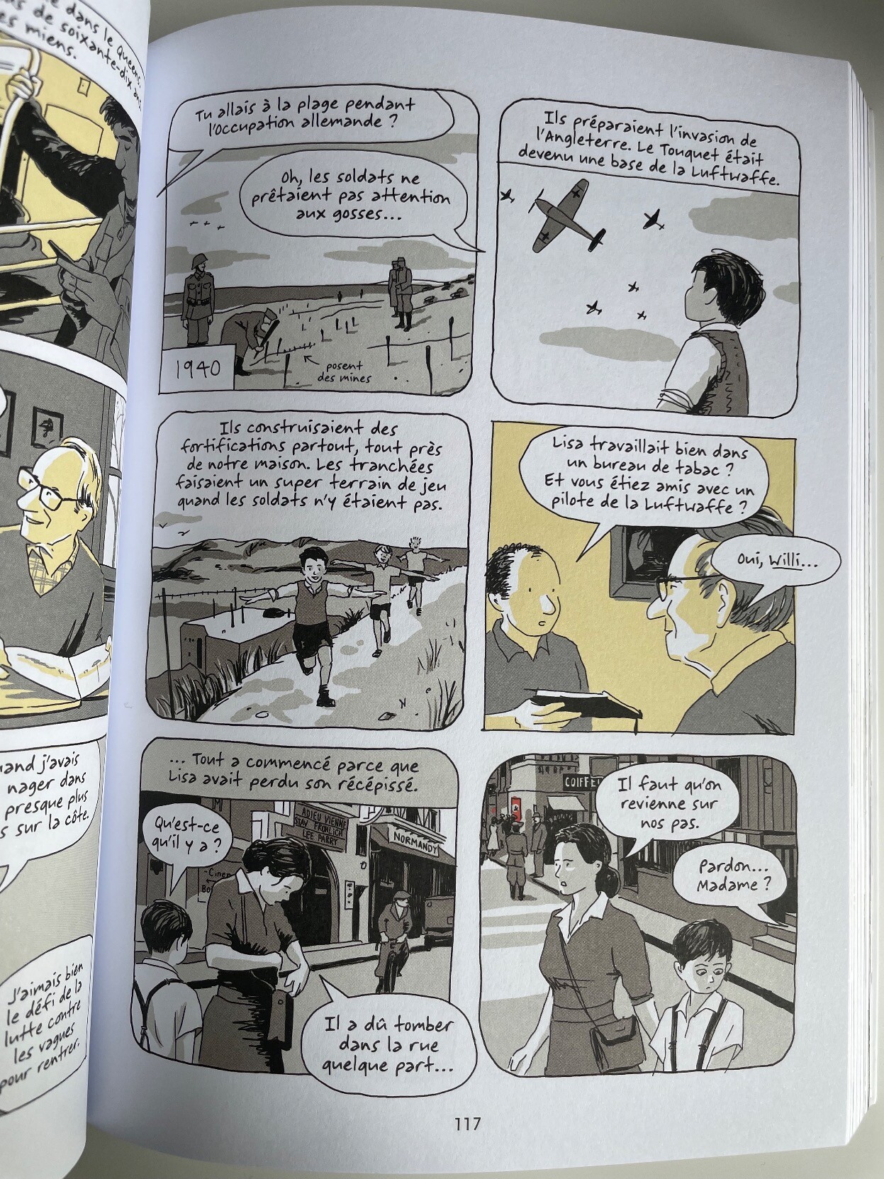 Page of Jordan Mechner's graphic novel REPLAY (French edition) in which his dad, Francis Mechner, talks about his childhood as a refugee in France in 1940.