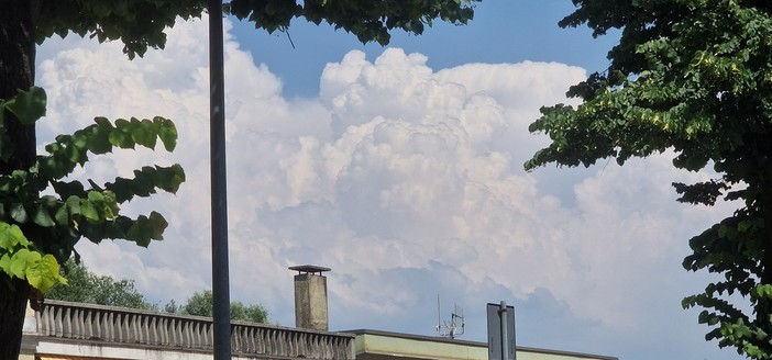 Stora bulliga moln